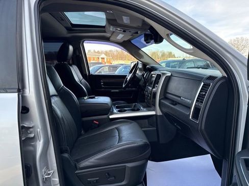 Used 2018 RAM 3500 Laramie image 43