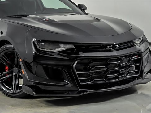 Used 2019 Chevrolet Camaro ZL1 RWD image 3