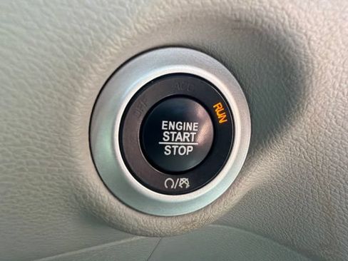 Used 2017 Chrysler Pacifica Touring-L Plus w/ Advanced Safetytec Group FWD image 47