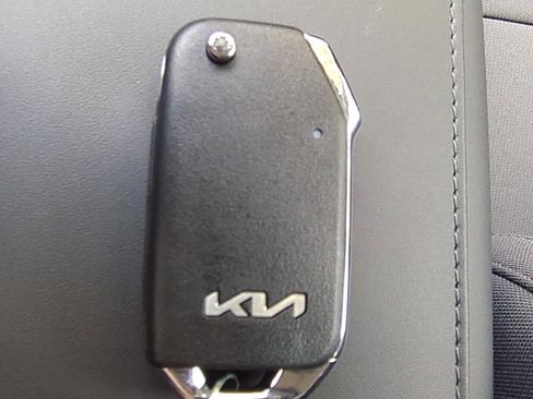 New 2026 Kia Niro LX FWD image 25