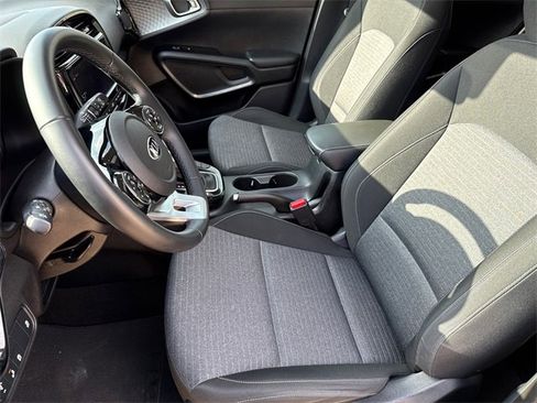 Used 2021 Kia Soul EX image 19