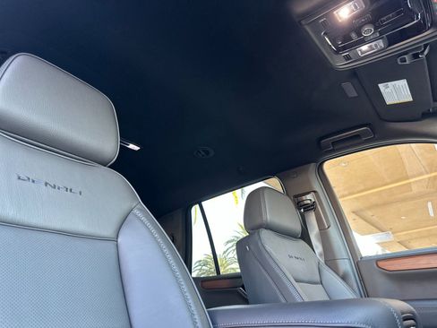 New 2026 GMC Yukon Denali AWD/4WD image 18