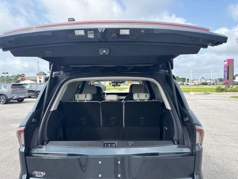 Used 2025 Lincoln Navigator Reserve AWD/4WD image 22
