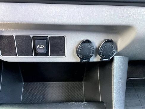 Used 2012 Toyota Tacoma 4x4 Regular Cab image 19