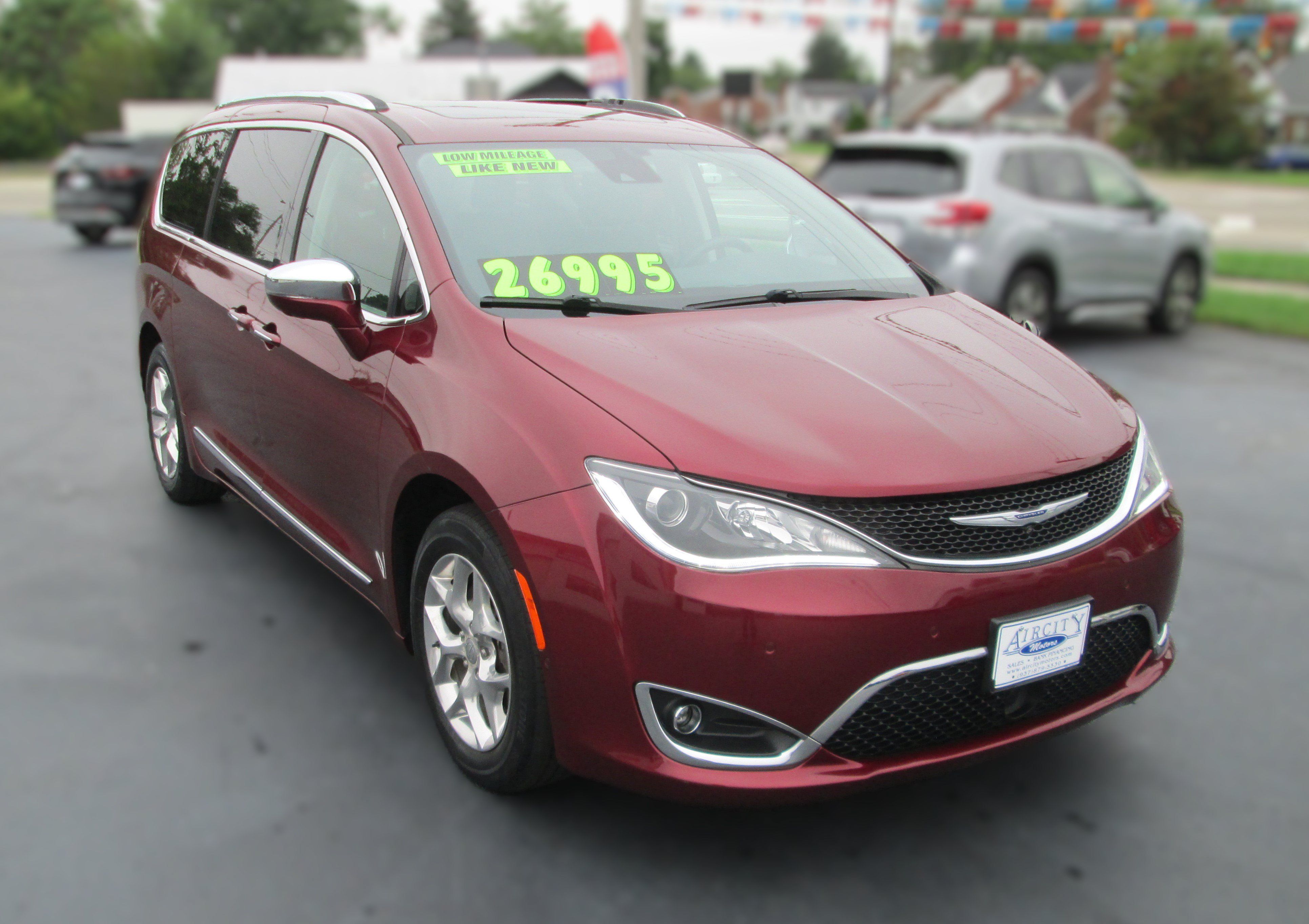 Used 2019 Chrysler Pacifica Limited w/ Advanced Safetytec Group FWD image 1