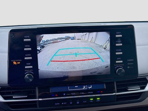 Used 2021 Toyota Sienna LE image 13