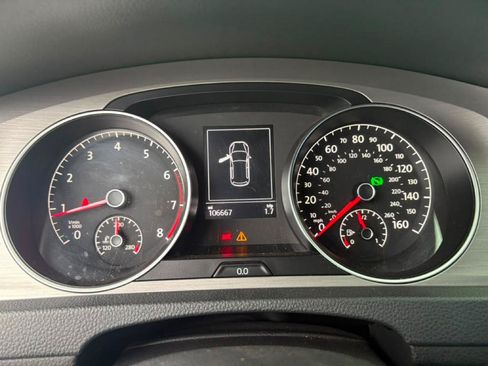 Used 2015 Volkswagen Golf S FWD image 9