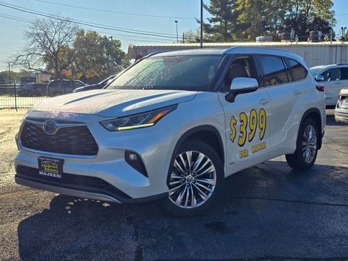 Used 2022 Toyota Highlander Platinum image 3