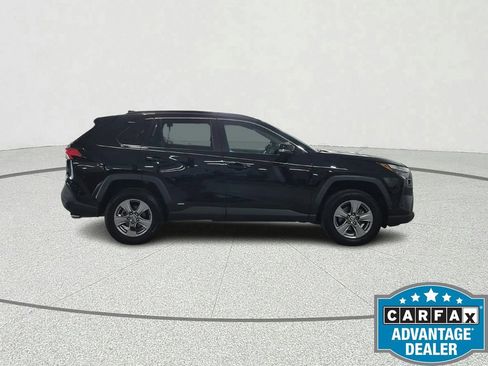 Used 2022 Toyota RAV4 XLE AWD/4WD image 8