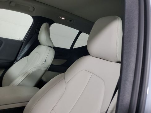 Certified 2026 Volvo XC40 B5 Plus w/ Protection Package Premier AWD/4WD image 25