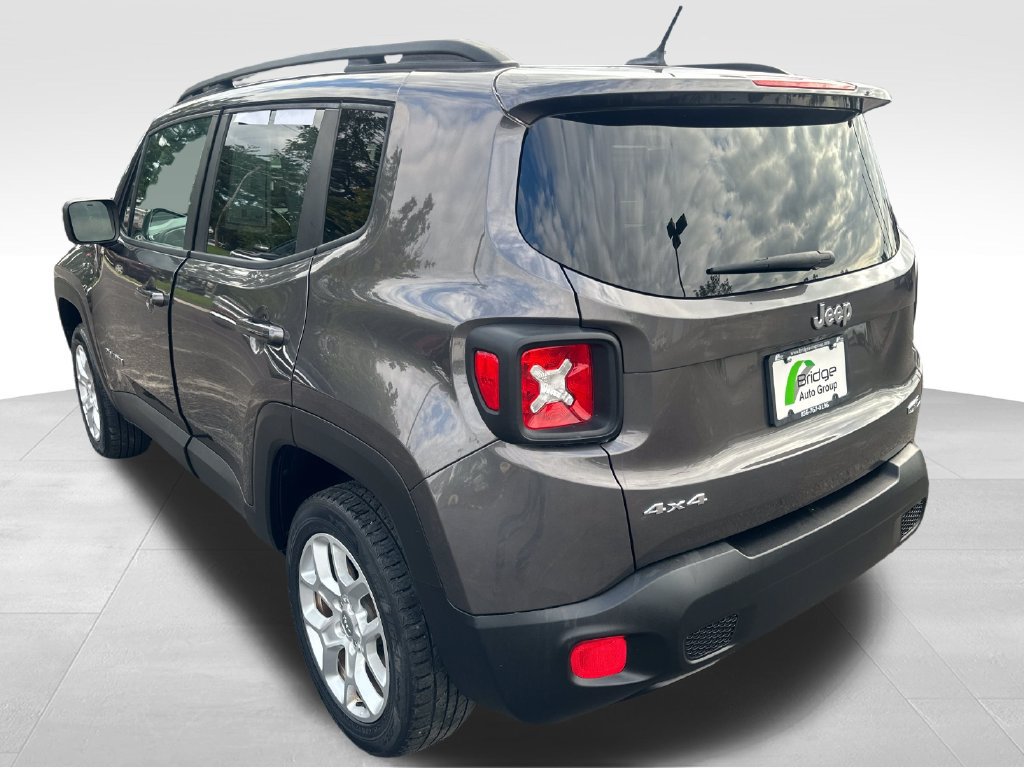 Used 2017 Jeep Renegade Latitude w/ Cold Weather Group AWD/4WD image 5