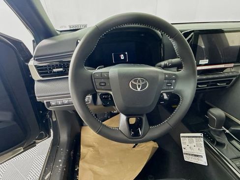 New 2026 Toyota Camry SE image 11