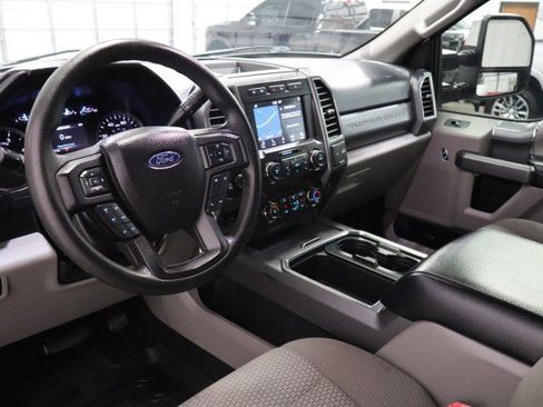 Used 2019 Ford F250 XLT w/ XLT Premium Package AWD/4WD image 32