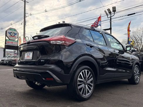 Used 2024 Nissan Kicks SV image 8
