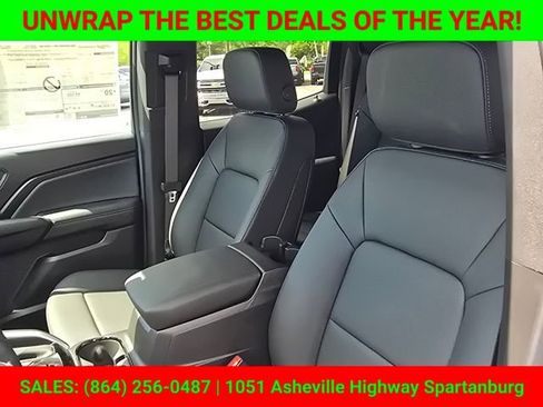 New 2025 Chevrolet Colorado LT w/ LT Convenience Package image 18