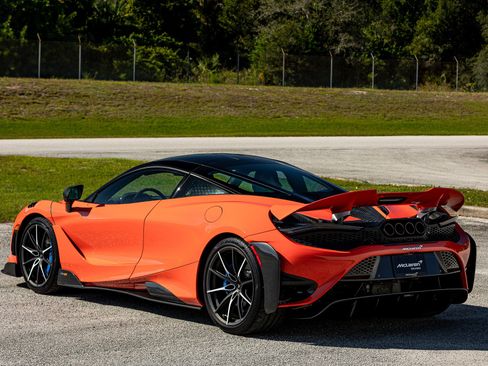 Used 2021 McLaren 765LT image 46