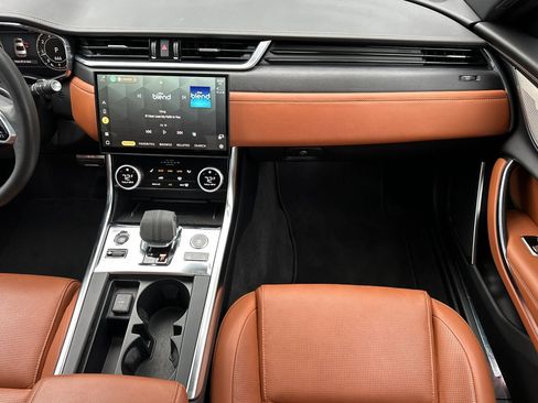 Used 2024 Jaguar XF R-Dynamic SE image 27