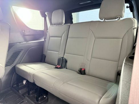 Used 2021 Chevrolet Tahoe LT w/ LT Signature Package image 24