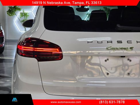 Used 2017 Porsche Cayenne S Platinum w/ Premium Package (PJW) image 14