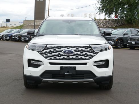 Used 2023 Ford Explorer Platinum w/ Class IV Trailer Tow Package AWD/4WD image 3