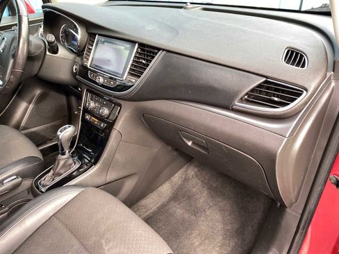 Used 2019 Buick Encore Sport Touring image 25