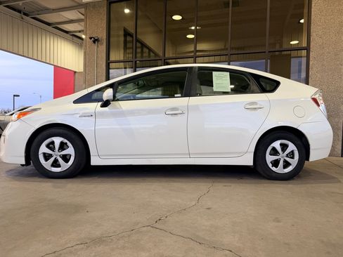 Used 2015 Toyota Prius Three image 24
