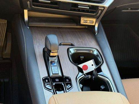 Used 2023 Lexus RX 350 Premium image 19