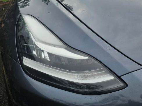Used 2022 Tesla Model Y Long Range AWD/4WD image 23