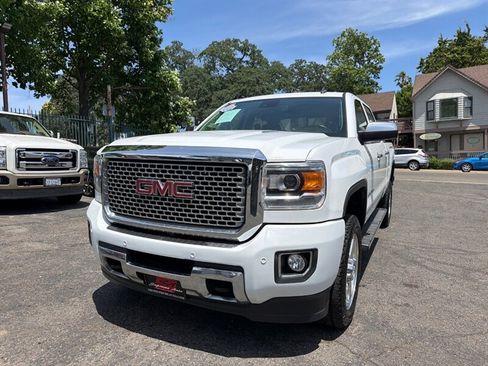 Used 2015 GMC Sierra 2500 Denali AWD/4WD image 3