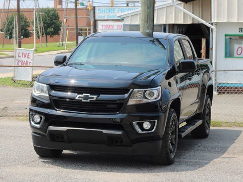 Used 2020 Chevrolet Colorado Z71 w/ Z71 Midnight Edition AWD/4WD image 3