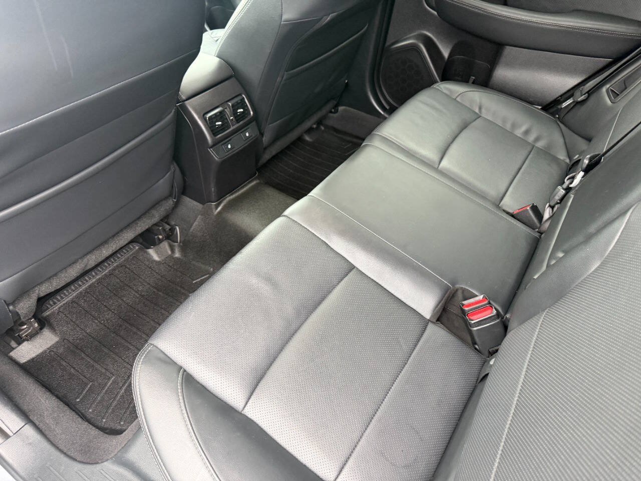 Used 2017 Subaru Outback 2.5i Limited AWD/4WD image 24