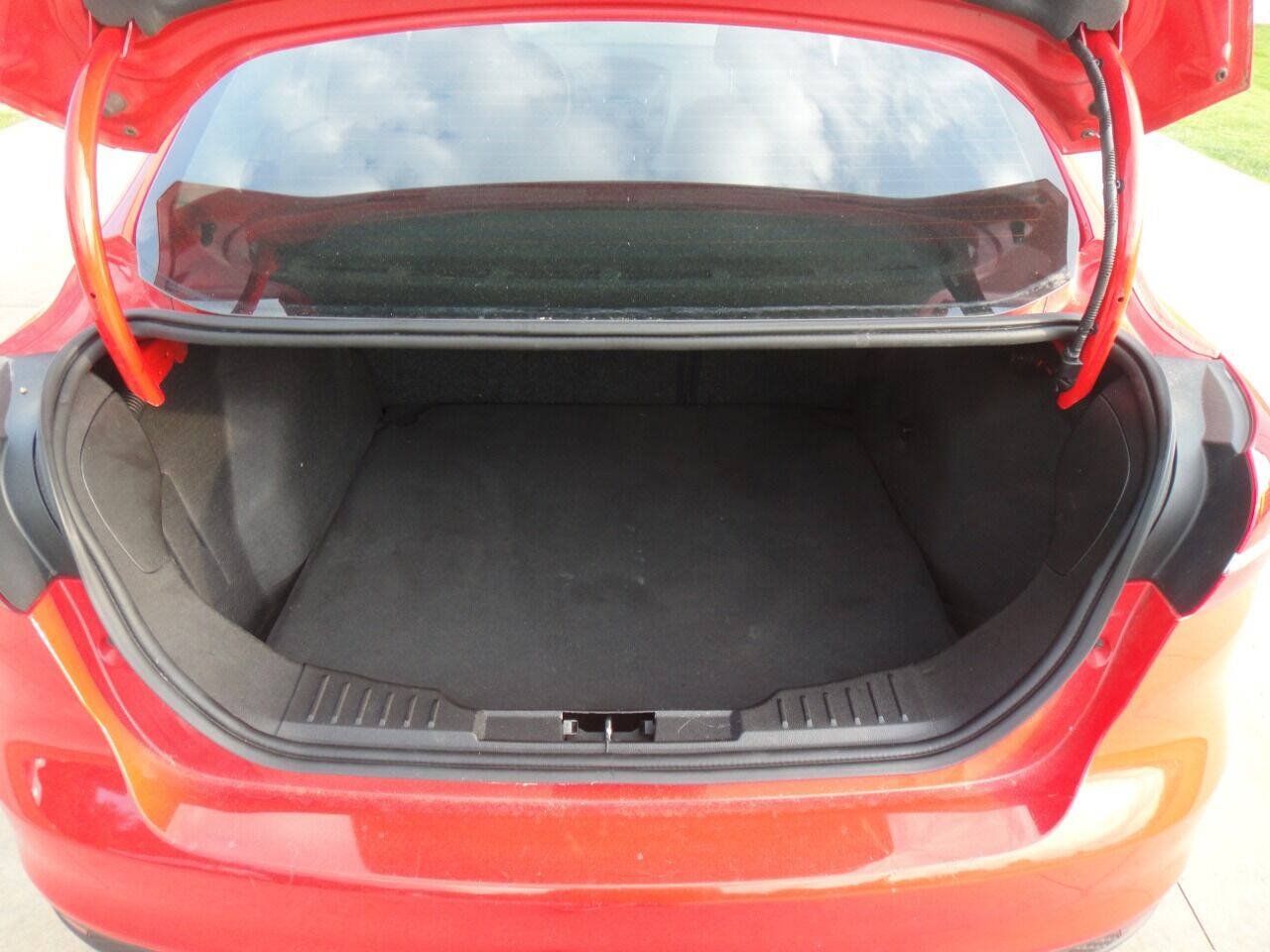 Used 2017 Ford Focus SE FWD image 20