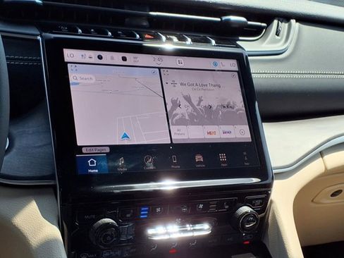 New 2025 Jeep Grand Cherokee L Limited w/ Luxury Tech Group II image 8