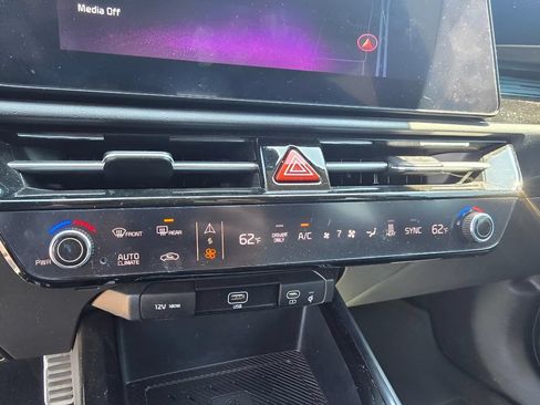 Used 2023 Kia Niro Wave FWD image 20