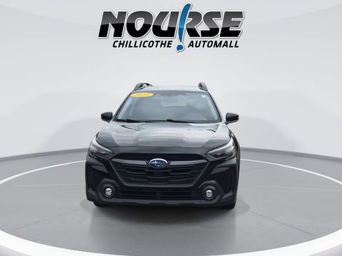 Used 2023 Subaru Outback Premium AWD/4WD image 3