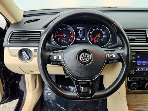 Used 2018 Volkswagen Passat 2.0T SE FWD image 14