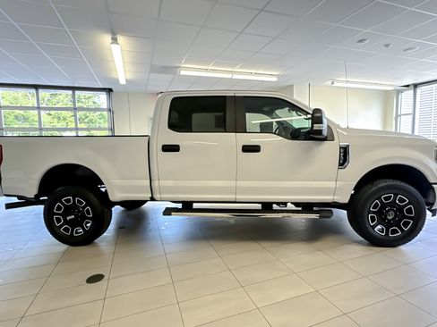 Used 2018 Ford F250 XL w/ Power Equipment Group AWD/4WD image 3