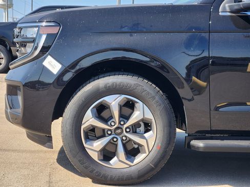 New 2027 Ford Expedition Active RWD image 9