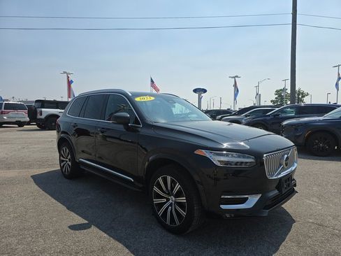 Used 2023 Volvo XC90 B6 Plus image 3