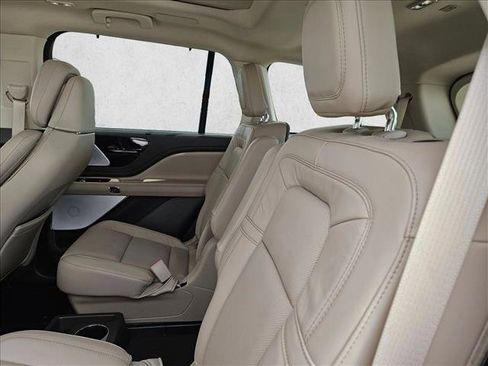Used 2024 Lincoln Aviator Reserve w/ Equipment Group 201A AWD/4WD image 25