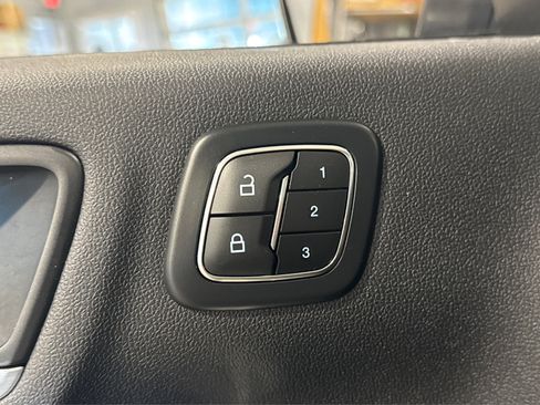 Used 2024 Ford Escape Platinum AWD/4WD image 17