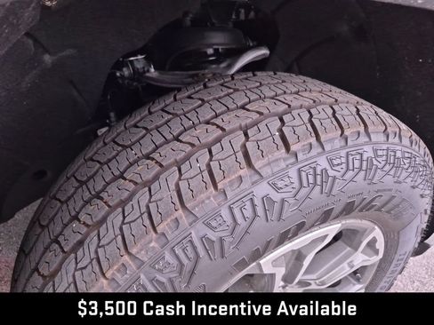 New 2026 GMC Sierra 1500 SLE w/ Preferred Package RWD image 17