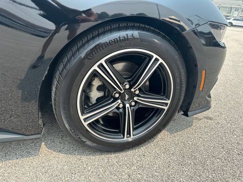 Used 2025 Ford Mustang Premium RWD image 34