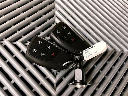 Used 2022 GMC Sierra 1500 AT4 w/ AT4 Premium Package image 11