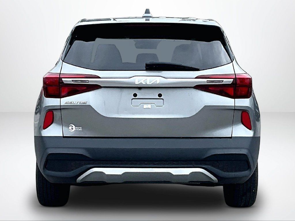 Used 2023 Kia Seltos LX AWD/4WD image 5