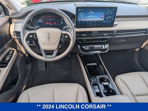 Used 2024 Lincoln Corsair AWD image 18