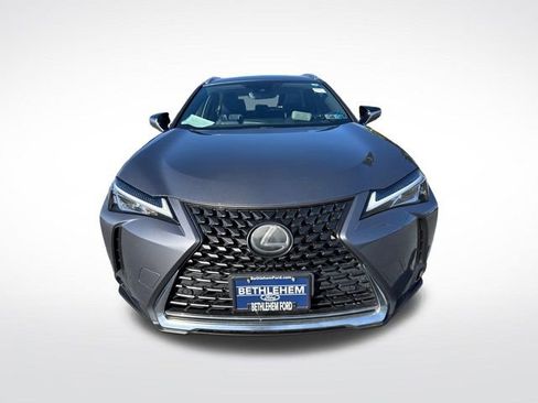 Used 2019 Lexus UX 200 w/ Premium Package FWD image 9