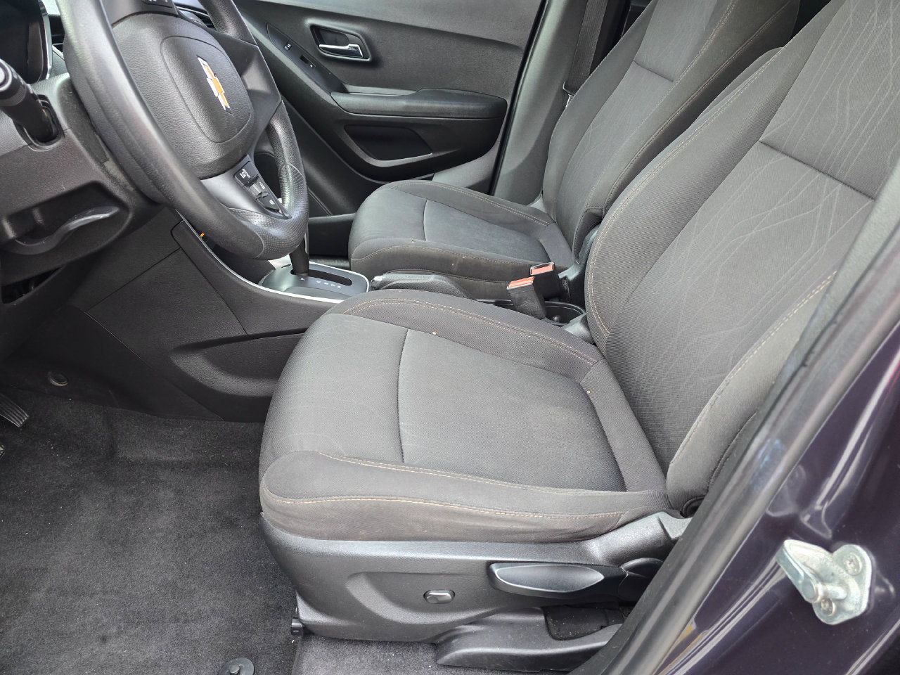 Used 2019 Chevrolet Trax LT FWD image 14