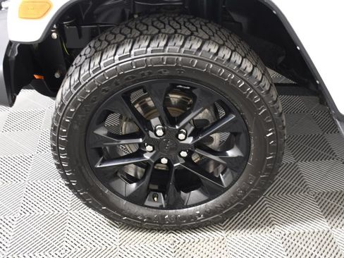 Used 2021 Jeep Wrangler Unlimited Sahara w/ Cold Weather Group AWD/4WD image 11