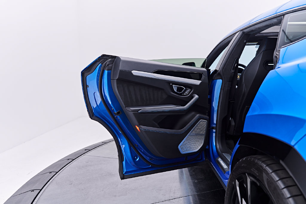 Used 2020 Lamborghini Urus AWD/4WD image 33